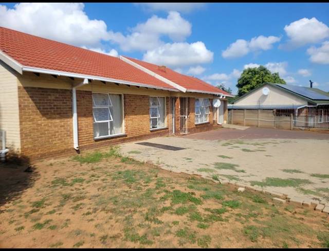 4 BEDROOM HOUSE FOR SALE IN FAUNA